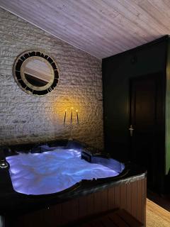 Gîte de charme romantique avec Spa privatif l'Echappée bulles - Chambon - 9