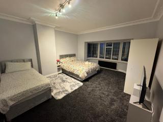 Shubh stays - Buxton - 1