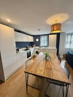 X-Large two bedroom & two bathroom apartment with free evening parking - Southampton - 4