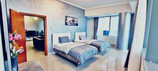 Homes2Retreat - SkyHigh Marina Views 2BR in Ocean Heights - 0