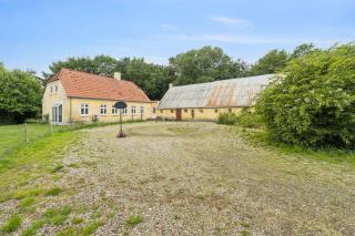 Bright Holiday Home With Garden And Togetherness - 0