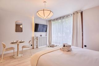 Superb Parisian Suite-Pere Lachaise - 3