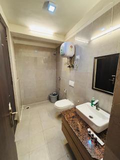 Realto 1bhk Studio - Noida - 7