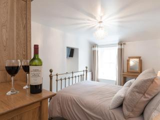 One Beckside Cottage - 4