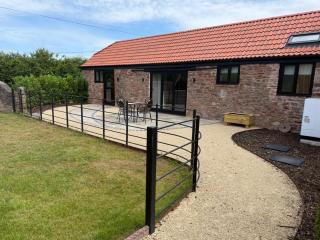 Batts Farm Barns - 1