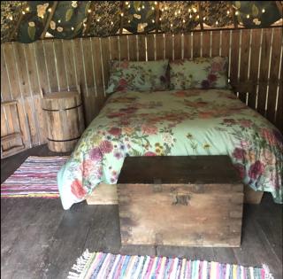 Handcrafted grain-store yurt in Somerset woodland - 9
