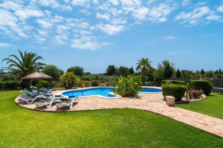 Fantastische Finca mit überdachter Terrasse in Strandnähe - S'Horta - 2