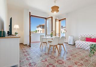 lnd 10- 2 Camere, parcheggio, ascensore, vicino al Centro - 0