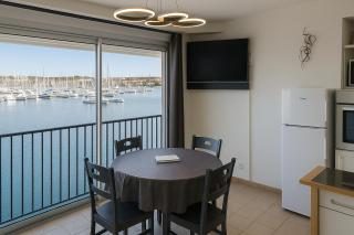 T2 VUE MER avec PARKING PISCINE TENNIS BOULODROME PARC ENFANTS - 9