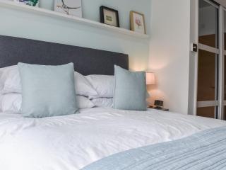 Hawthorn Cottage - 1