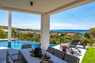 Luxury villa 45 with infinity pool - 2