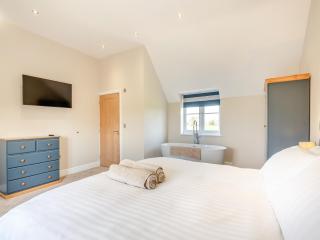 Horseshoe Cottage - 1