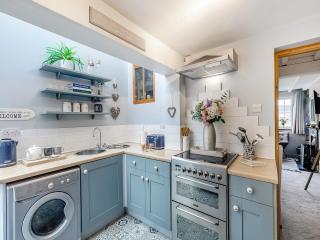 Crompton Cottage - 7