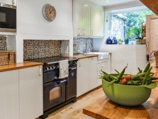 Brookside Cottage - 5