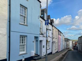 Stones Throw - Padstow - 9