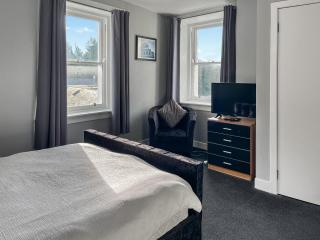 Fleet Townhouse - 7