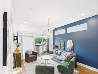 Gallatin Retreat-Private Balcony-In East Nashville - 4
