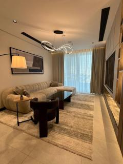 Amara - 3BR- Infinity Pool - Kingdom Tower View - Riyadh - 1