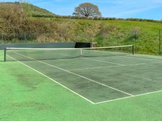 The Holt - Uk50075 - 1