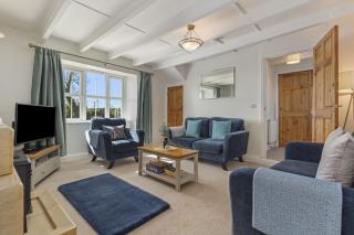 Drefach - Refurbished farmhouse in stunning surroundings with hot tub - Llanwinio - 7