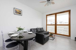 Zoliborz Stylish Apartment with Parking by Noclegi Renters - Warschau - 9