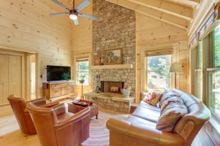 4 Mi to Fall Branch Falls Peaceful Cabin with Deck - Cherry Log - 7