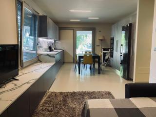 Villa immersa nei campi - 1