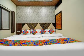 FabHotel Starlight Inn - 1