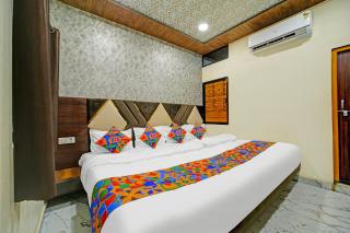 FabHotel Starlight Inn - 2