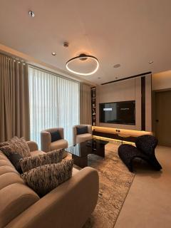 Amara - 2BR - Infinity Pool - Kingdom Tower View - 8