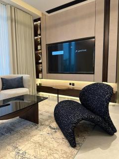 Amara - 2BR - Infinity Pool - Kingdom Tower View - 4
