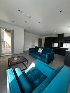 Modern 2BR Kew Bridge Flat Overlooking the River - Kew Bridge - 0