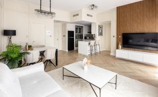 Luxury 1 bedroom with beautiful marina view! - 0