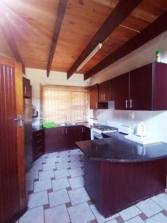 Broadway Shark Guest House - Margate - 4