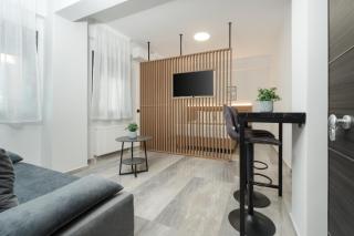TOWER 15 Suites, Nilie Hospitality MGMT - 1
