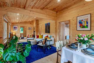 Woodlands Lavender Lake House - 1