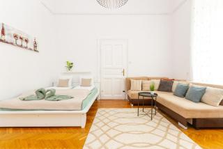 3BDR Spacious Stay Getaway Suite by NW - 9