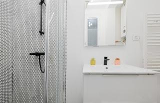 Modern Large Studio Apartment for 3 - 1