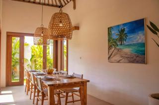 Tropical Seseh Suite with Bathtub, Shared Pool & Kitchen - 650m to Beach - 4