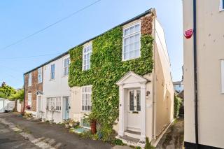 Georgian Coach House in a Prime Location in Deal - Kent - 8