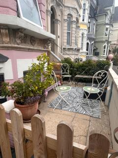 La Di Da Hotel beach town - 2