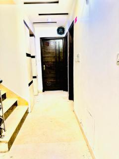 Hotel Saffron By A1Rooms - New Delhi - 9
