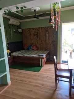 Pravuprasad guesthouse budget room near railway station - Bhubaneshwar - 4