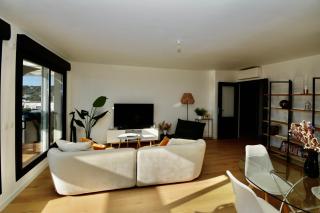 Penthouse with Large Terrace AC Parking and Close to Shops -BENAKEY - 7