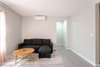 Modern House in Black Rock - 7