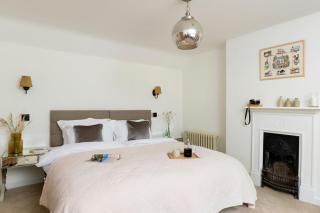 Historic Farmhouse Retreat Foot of the South Downs - 8