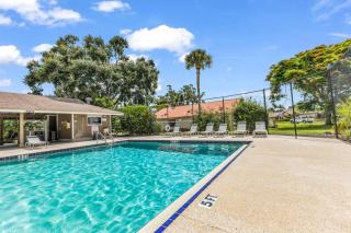 Lakeview Retreat with Pool Games, Chill Vibes - 0