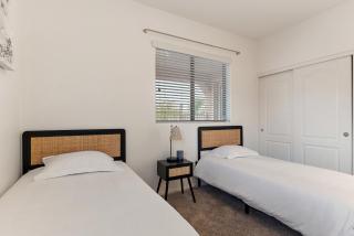 Mountain View Retreat Pool, Firepit Pool table Fun - 2