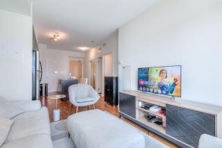 1BR plus Den Condo with Balcony in Heart of Toronto - 2