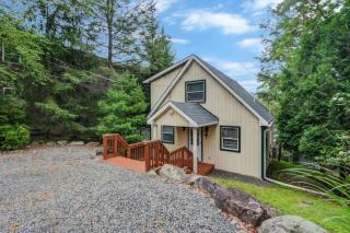 beautiful lakefront lodge - 1